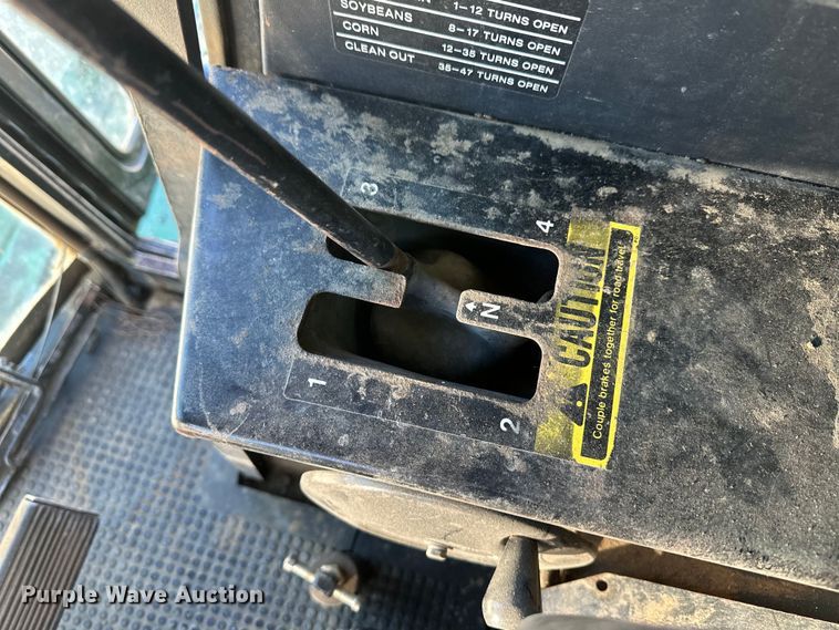 image for item OA9717 1983 John Deere 8820 Turbo combine