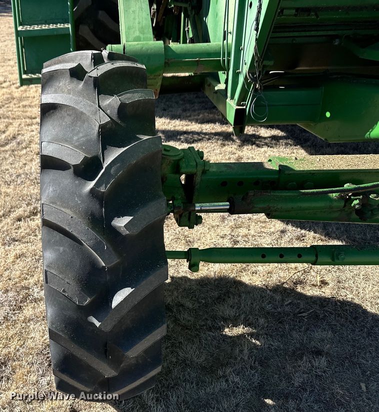 image for item OA9717 1983 John Deere 8820 Turbo combine