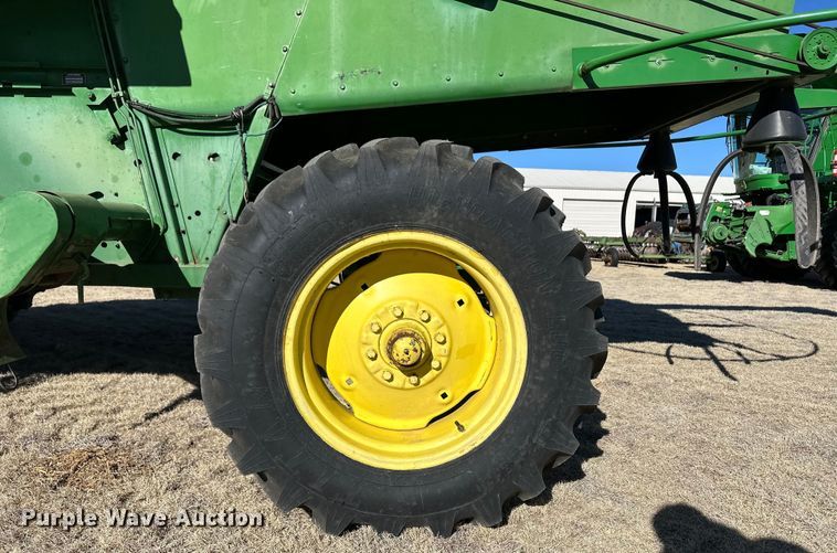 image for item OA9717 1983 John Deere 8820 Turbo combine