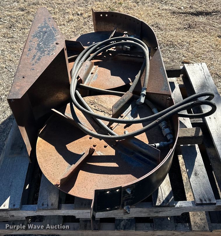 image for item OA9717 1983 John Deere 8820 Turbo combine