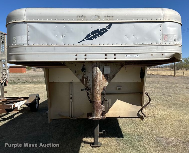 image for item OA9747 1992 Featherlite livestock trailer