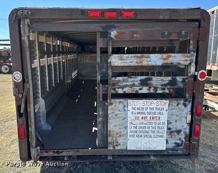 image for item OA9747 1992 Featherlite livestock trailer