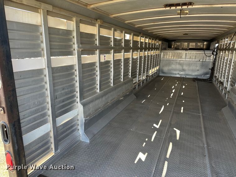 image for item OA9747 1992 Featherlite livestock trailer