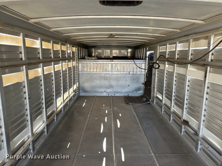 image for item OA9747 1992 Featherlite livestock trailer