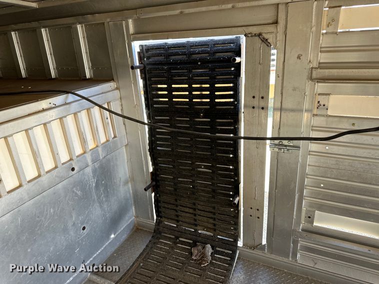 image for item OA9747 1992 Featherlite livestock trailer