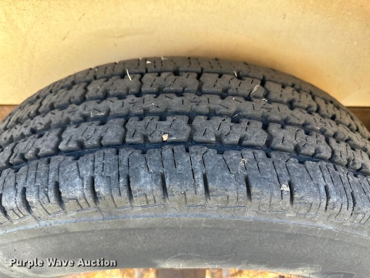 image for item OA9747 1992 Featherlite livestock trailer