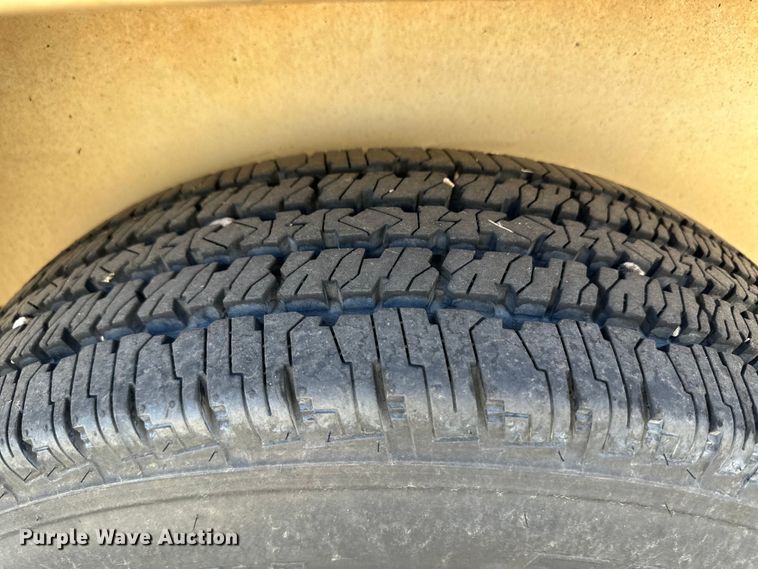 image for item OA9747 1992 Featherlite livestock trailer