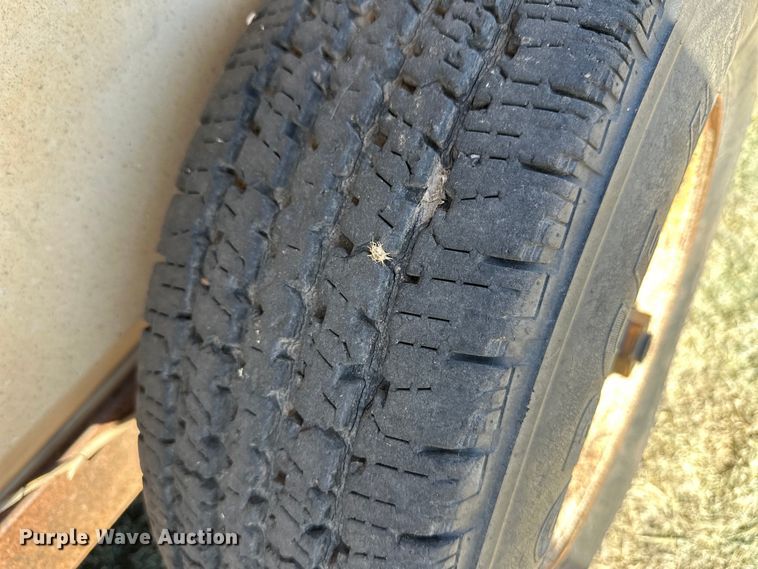 image for item OA9747 1992 Featherlite livestock trailer