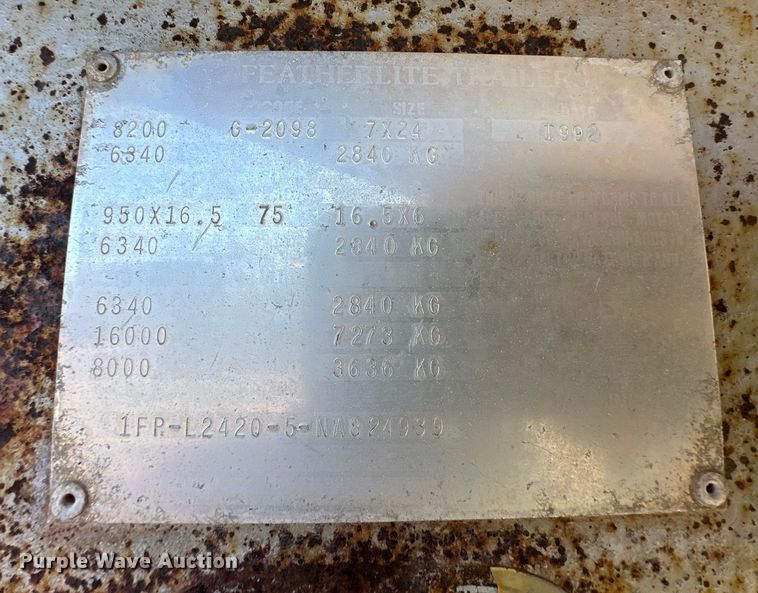 image for item OA9747 1992 Featherlite livestock trailer