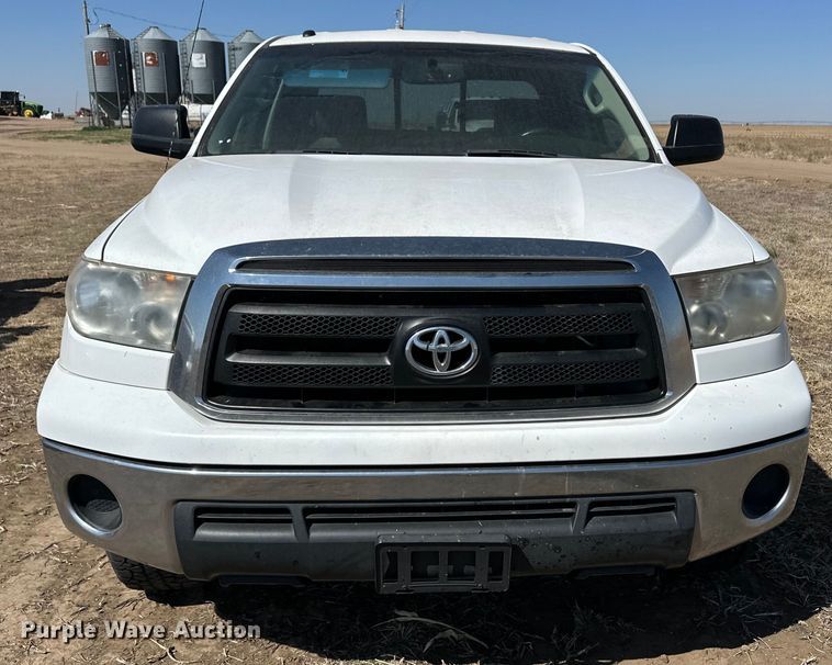 image for item OI9274 2011 Toyota Tundra Double Cab pickup truck