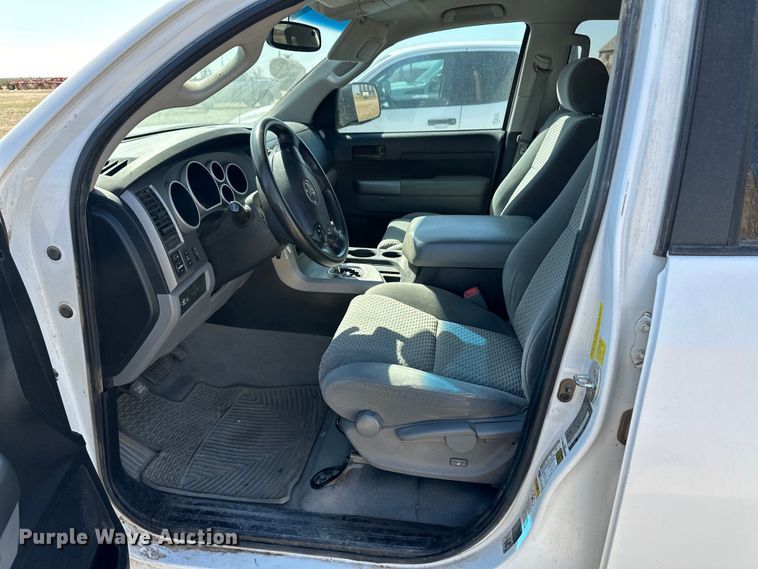 image for item OI9274 2011 Toyota Tundra Double Cab pickup truck