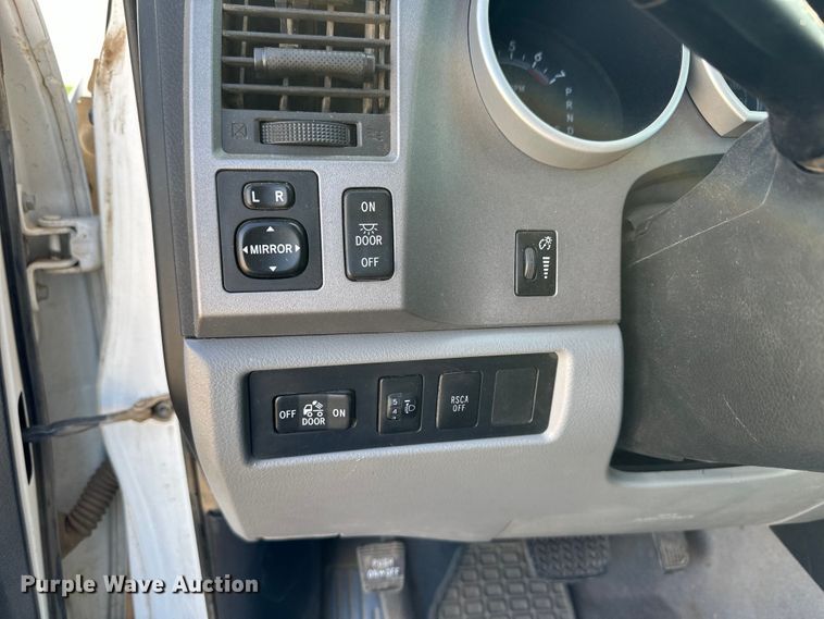 image for item OI9274 2011 Toyota Tundra Double Cab pickup truck