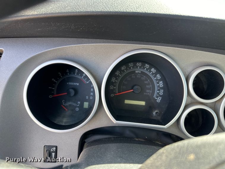 image for item OI9274 2011 Toyota Tundra Double Cab pickup truck