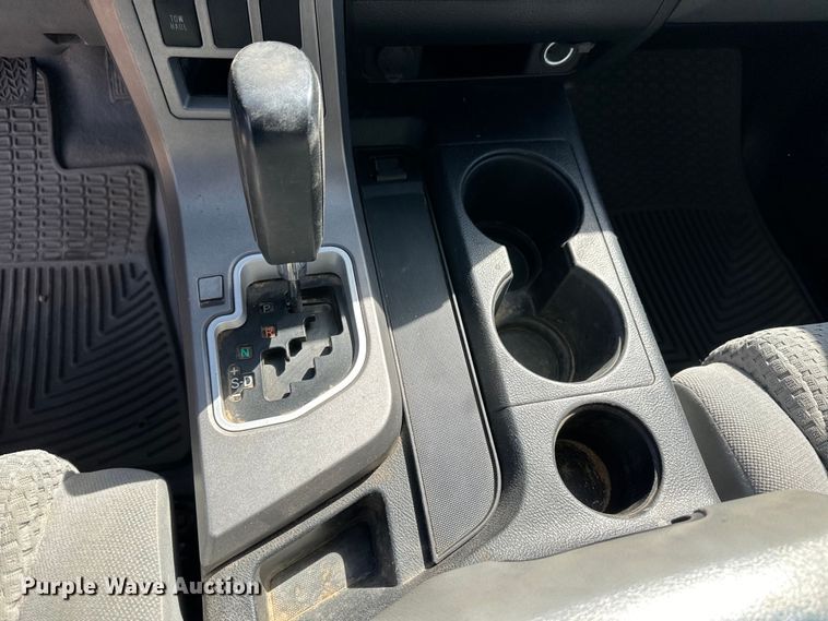 image for item OI9274 2011 Toyota Tundra Double Cab pickup truck