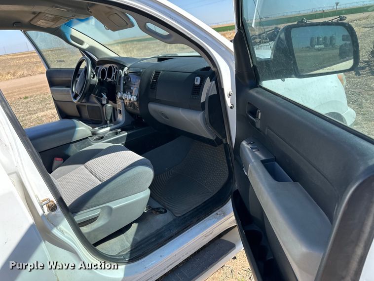 image for item OI9274 2011 Toyota Tundra Double Cab pickup truck