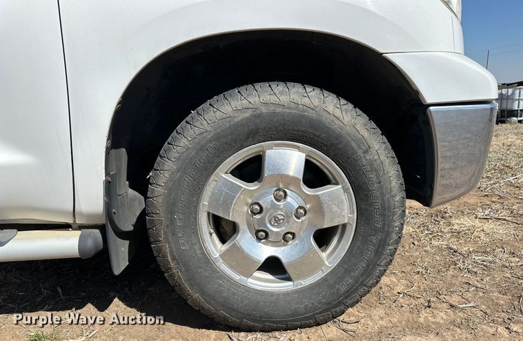 image for item OI9274 2011 Toyota Tundra Double Cab pickup truck