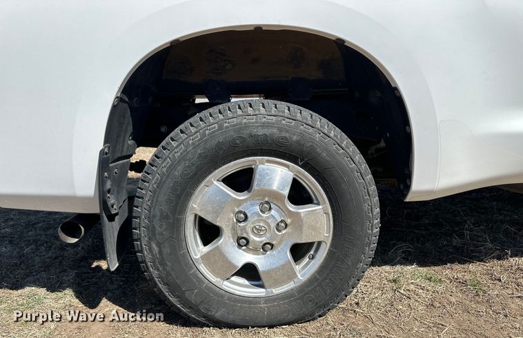 image for item OI9274 2011 Toyota Tundra Double Cab pickup truck