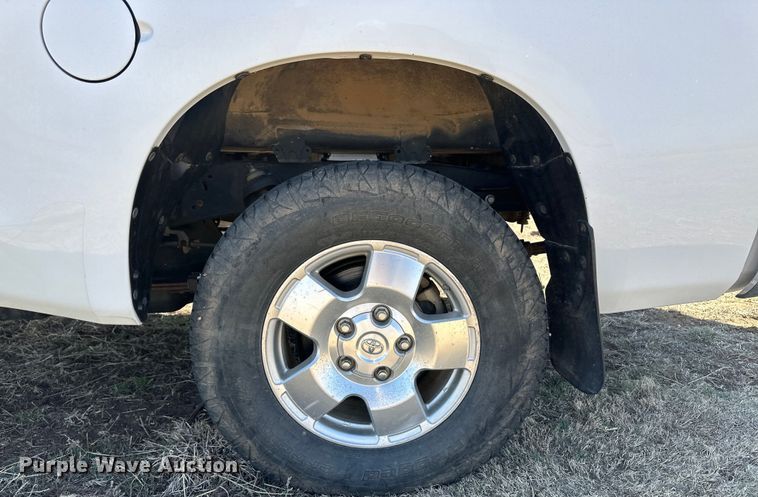 image for item OI9274 2011 Toyota Tundra Double Cab pickup truck