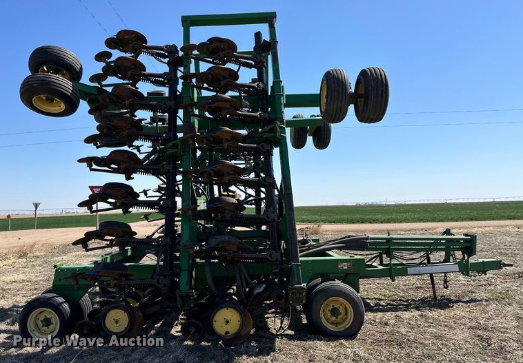 image for item OI9277 John Deere 1850 air seeder