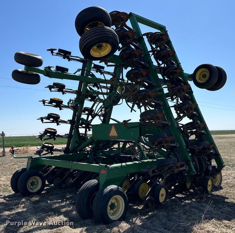 image for item OI9277 John Deere 1850 air seeder
