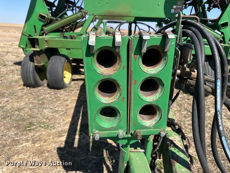 image for item OI9277 John Deere 1850 air seeder