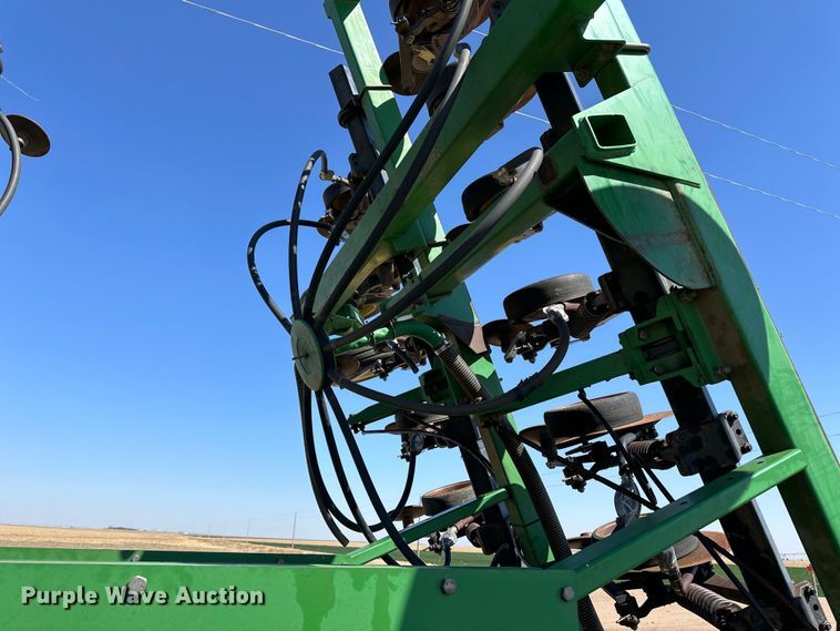 image for item OI9277 John Deere 1850 air seeder