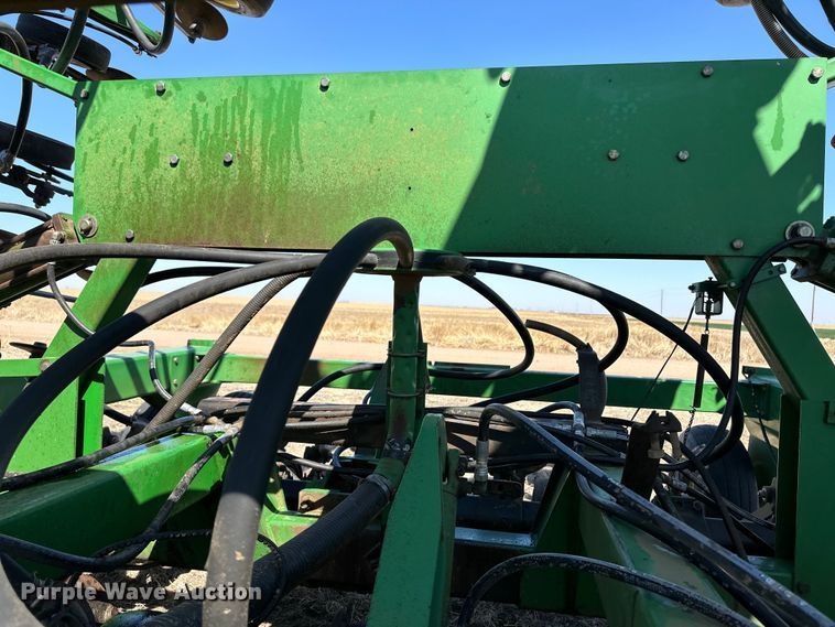 image for item OI9277 John Deere 1850 air seeder