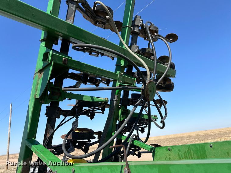 image for item OI9277 John Deere 1850 air seeder