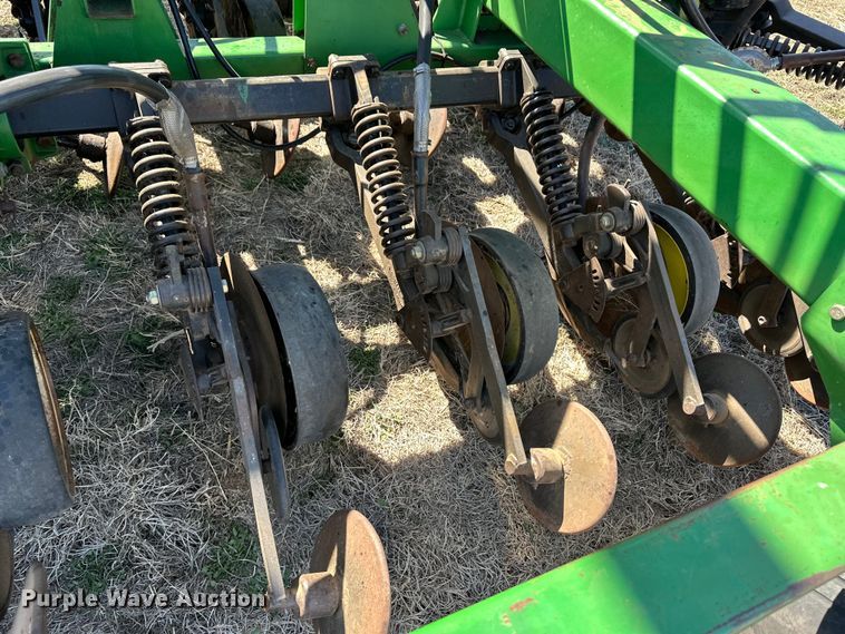 image for item OI9277 John Deere 1850 air seeder