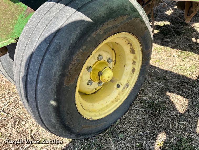 image for item OI9277 John Deere 1850 air seeder