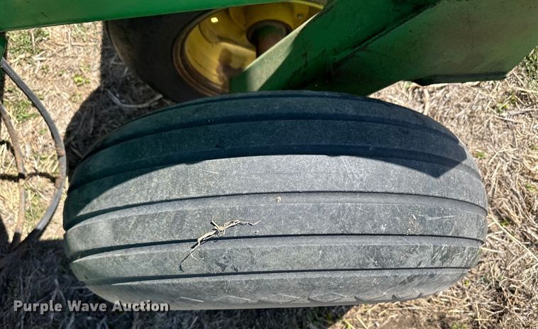 image for item OI9277 John Deere 1850 air seeder