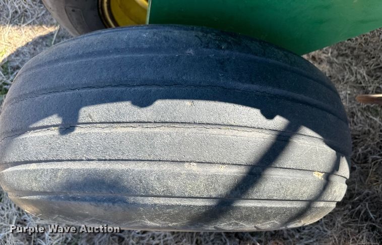 image for item OI9277 John Deere 1850 air seeder