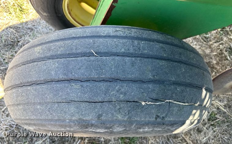 image for item OI9277 John Deere 1850 air seeder