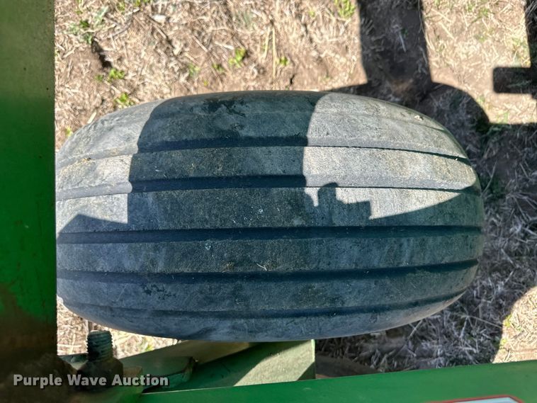 image for item OI9277 John Deere 1850 air seeder