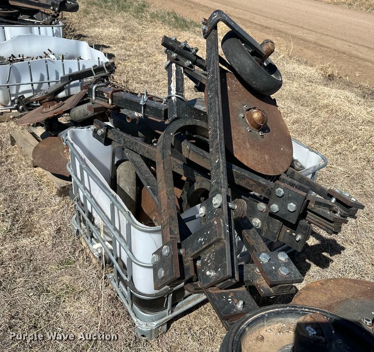 image for item OI9278 (33) Waco fertilizer knives