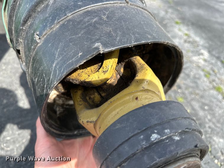 image for item OM9269 2007 John Deere HX15 batwing rotary mower