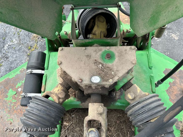 image for item OM9269 2007 John Deere HX15 batwing rotary mower