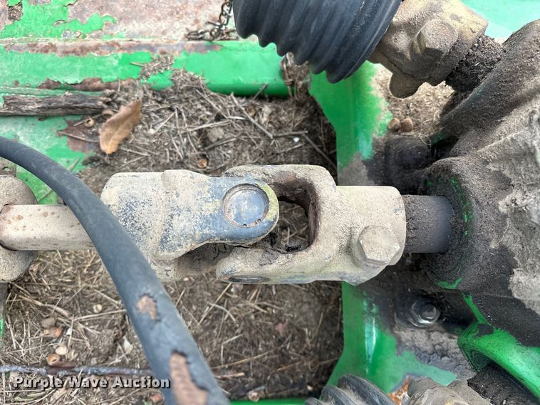 image for item OM9269 2007 John Deere HX15 batwing rotary mower