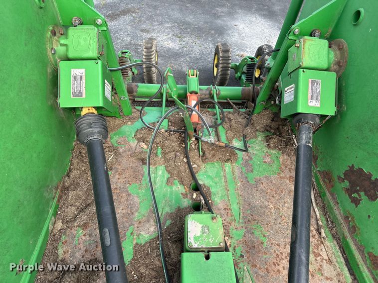 image for item OM9269 2007 John Deere HX15 batwing rotary mower