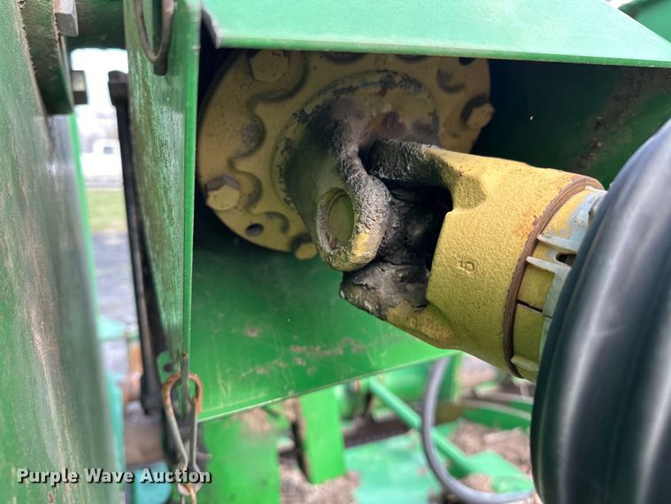 image for item OM9269 2007 John Deere HX15 batwing rotary mower