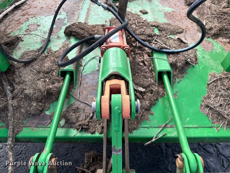 image for item OM9269 2007 John Deere HX15 batwing rotary mower