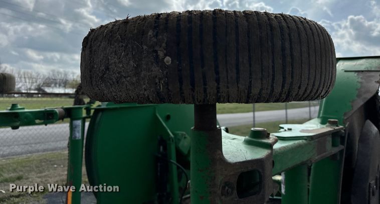 image for item OM9269 2007 John Deere HX15 batwing rotary mower