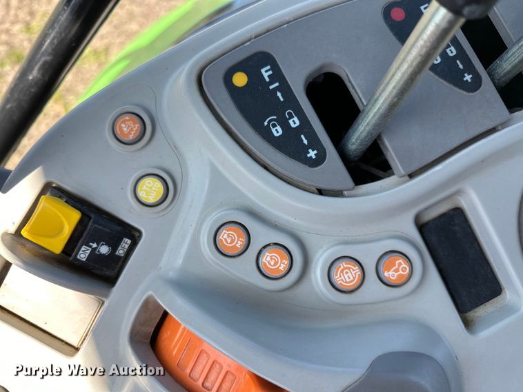 image for item OM9304 2017 Deutz-Fahr 5125 MFWD tractor