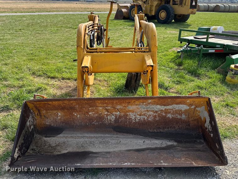 image for item OM9337 John Deere  401D loader