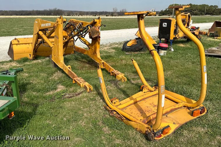 image for item OM9337 John Deere  401D loader