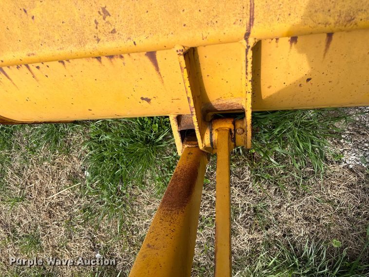 image for item OM9337 John Deere  401D loader