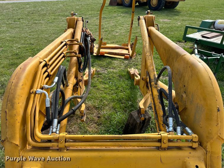 image for item OM9337 John Deere  401D loader