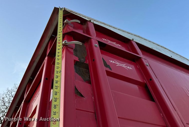 image for item OM9898 2000 International  8100 grain truck