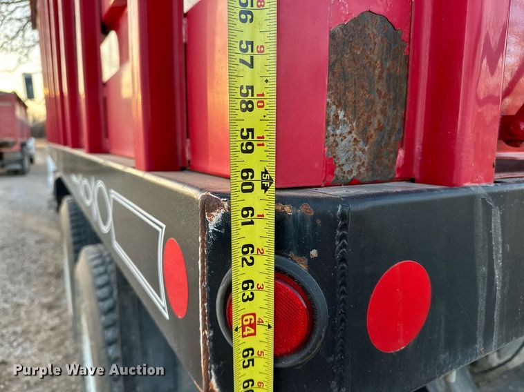 image for item OM9898 2000 International  8100 grain truck