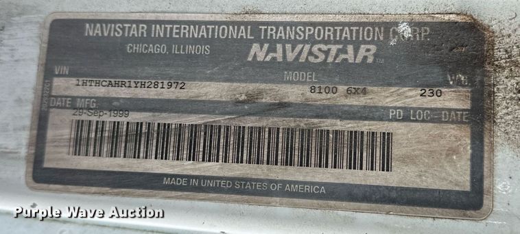 image for item OM9898 2000 International  8100 grain truck